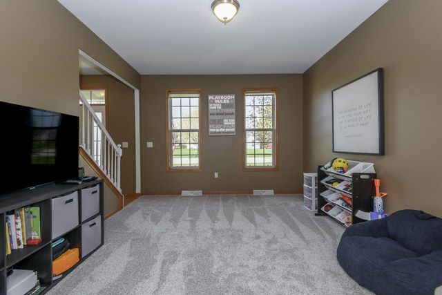 426 Augusta DRIVE, Mukwonago, WI 53149