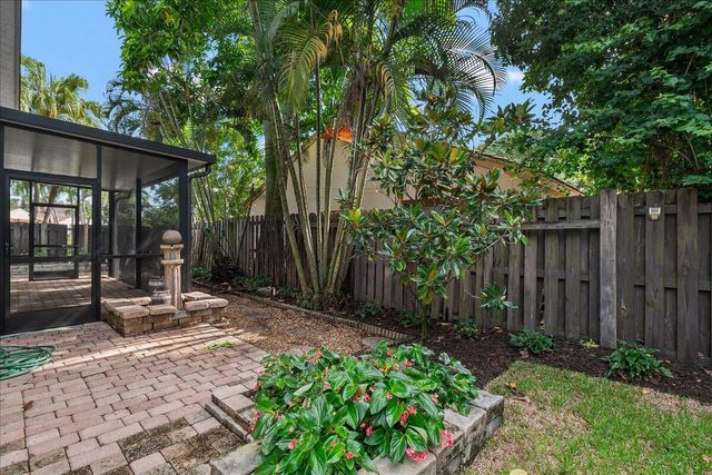 1714 Shoreside Circle, Wellington, FL 33414