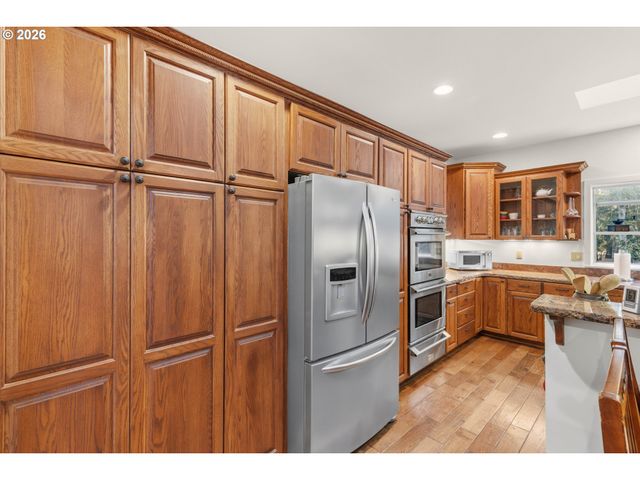 780 PINECREST Dr, Grants Pass, OR 97526