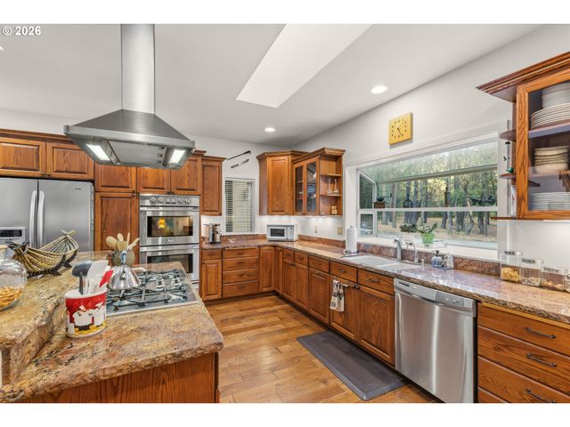 780 PINECREST Dr, Grants Pass, OR 97526