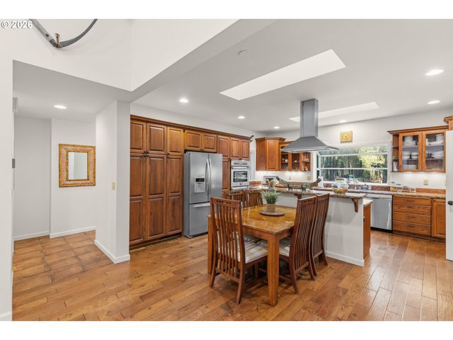 780 PINECREST Dr, Grants Pass, OR 97526