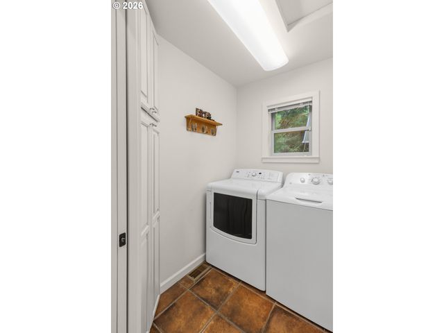 780 PINECREST Dr, Grants Pass, OR 97526