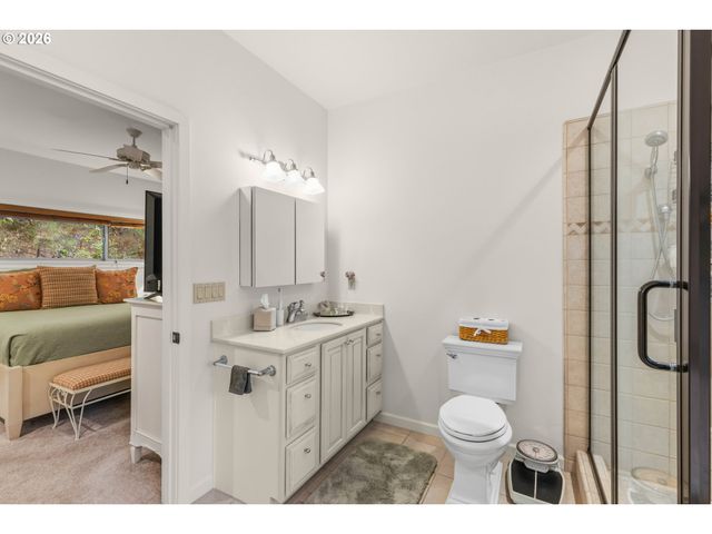 780 PINECREST Dr, Grants Pass, OR 97526