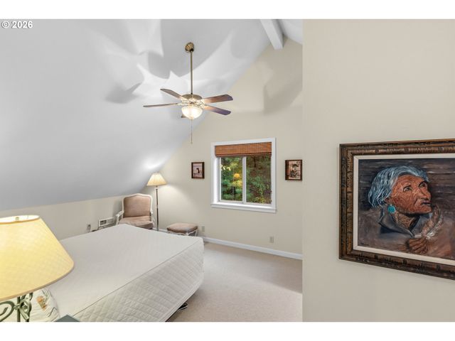 780 PINECREST Dr, Grants Pass, OR 97526