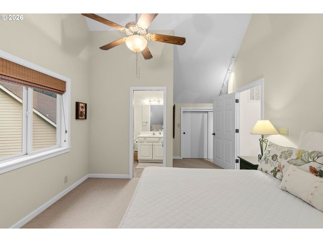 780 PINECREST Dr, Grants Pass, OR 97526