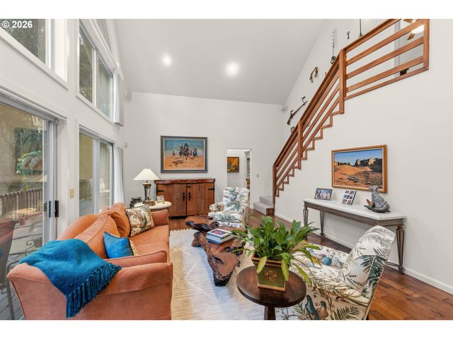 780 PINECREST Dr, Grants Pass, OR 97526