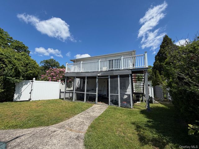 35 Grand Boulevard, Massapequa Park, NY 11762