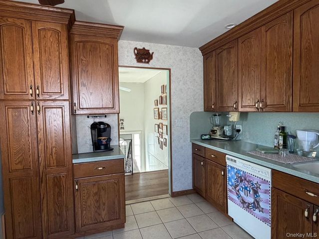 35 Grand Boulevard, Massapequa Park, NY 11762