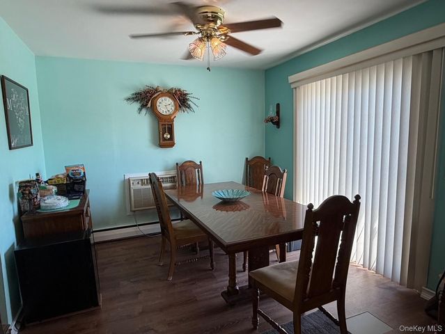 35 Grand Boulevard, Massapequa Park, NY 11762