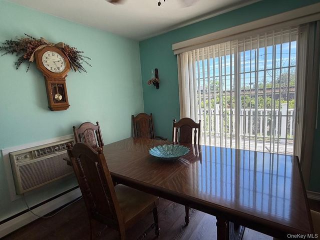 35 Grand Boulevard, Massapequa Park, NY 11762