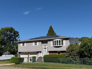 35 Grand Boulevard, Massapequa Park, NY 11762