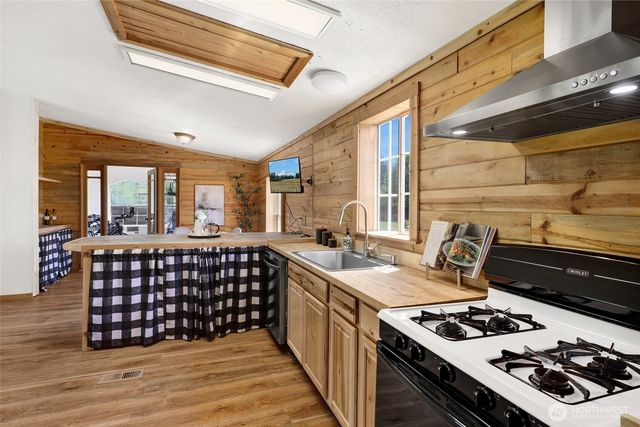 3070 Loomis Trail Road, Custer, WA 98240