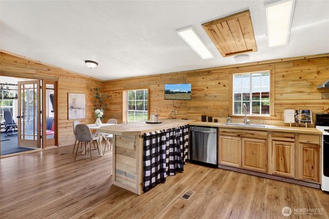 3070 Loomis Trail Road, Custer, WA 98240