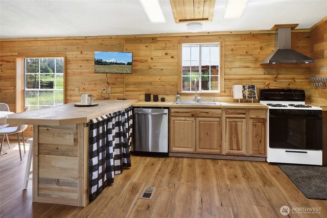 3070 Loomis Trail Road, Custer, WA 98240