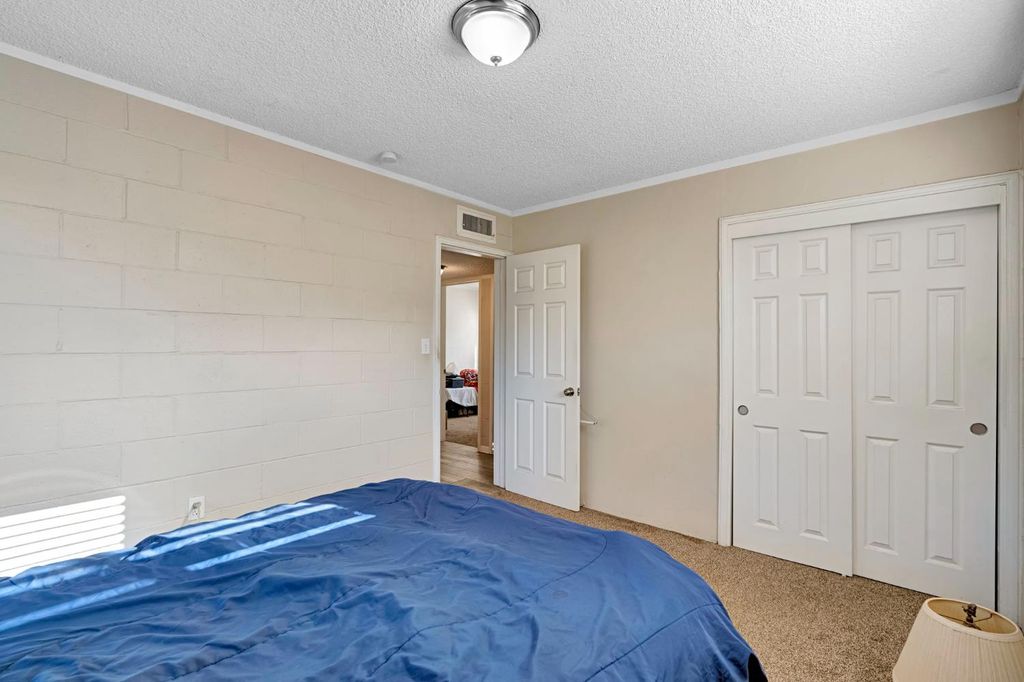 Image 16 of property listing at 107 E Hampton Way, Fresno, CA 93704