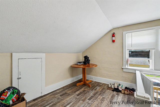 1093 W Southern Avenue, Muskegon, MI 49441