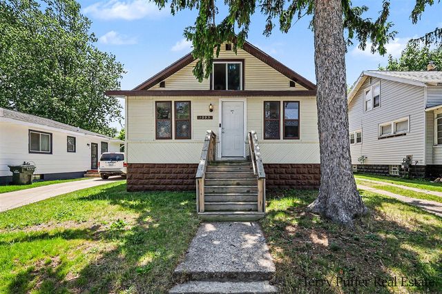 1093 W Southern Avenue, Muskegon, MI 49441