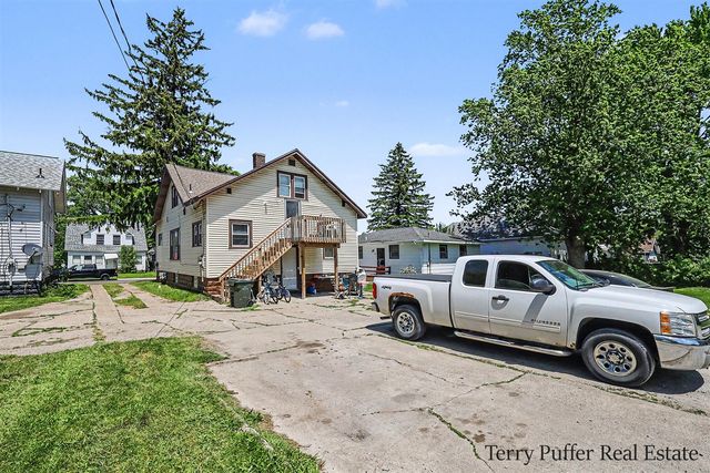1093 W Southern Avenue, Muskegon, MI 49441
