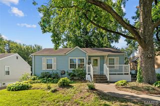 10622 Saint Henry Lane, St Ann, MO 63074