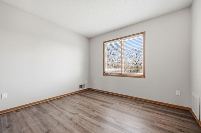 17050 Javelin Court, Lakeville, MN 55044