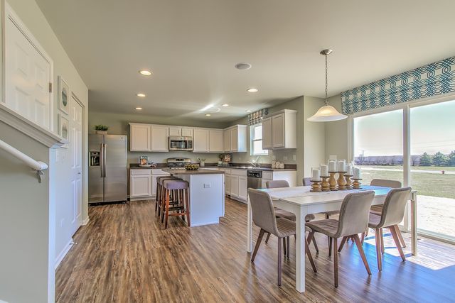 1792 Breton Avenue, North Aurora, IL 60542