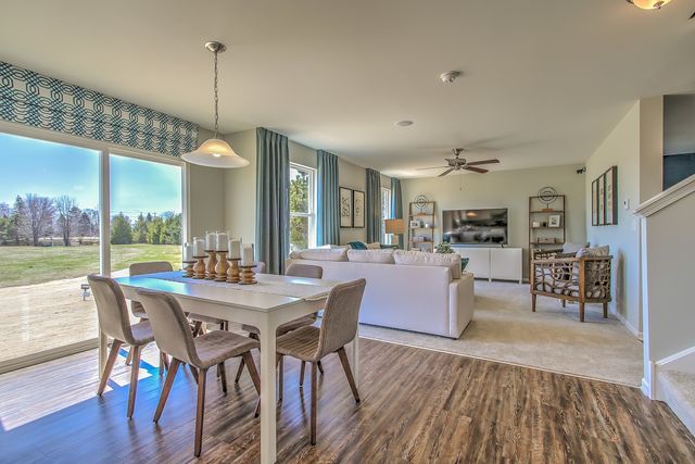 1792 Breton Avenue, North Aurora, IL 60542