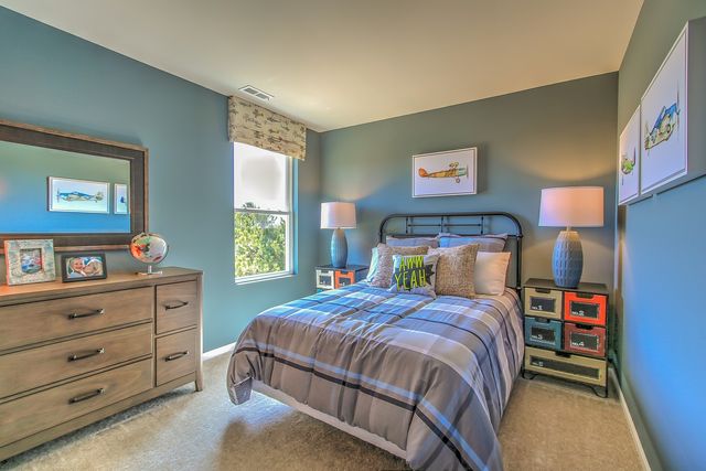 1792 Breton Avenue, North Aurora, IL 60542