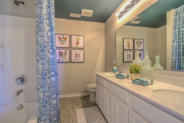 1792 Breton Avenue, North Aurora, IL 60542