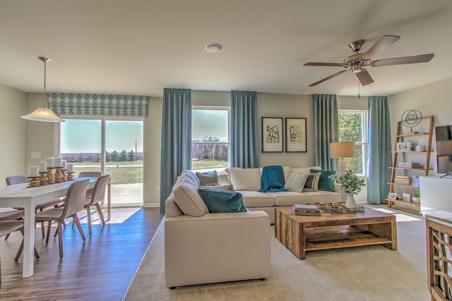 1792 Breton Avenue, North Aurora, IL 60542