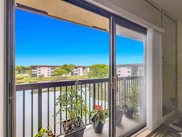 4970 E Sabal Palm Boulevard, Tamarac, FL 33319