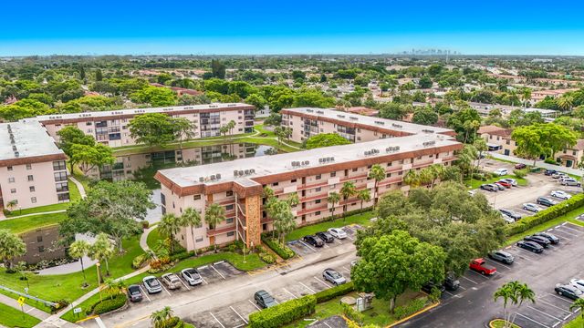 4970 E Sabal Palm Boulevard, Tamarac, FL 33319