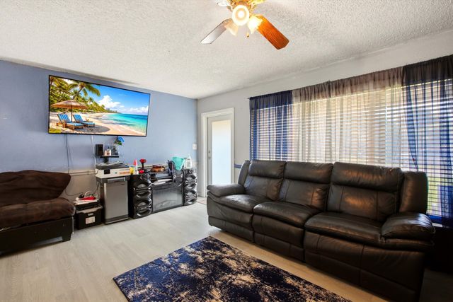 1671 N Cypress Road, Pompano Beach, FL 33060