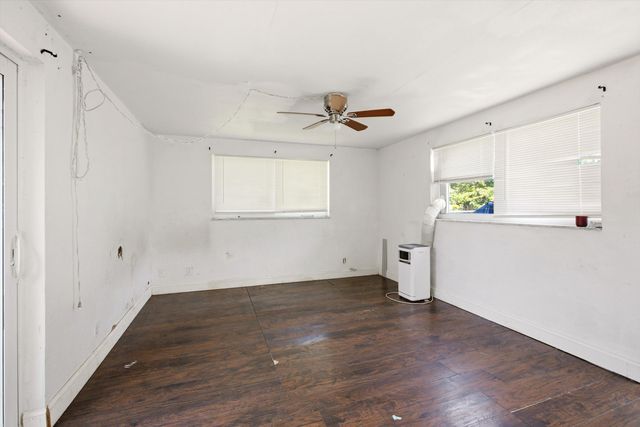 1671 N Cypress Road, Pompano Beach, FL 33060