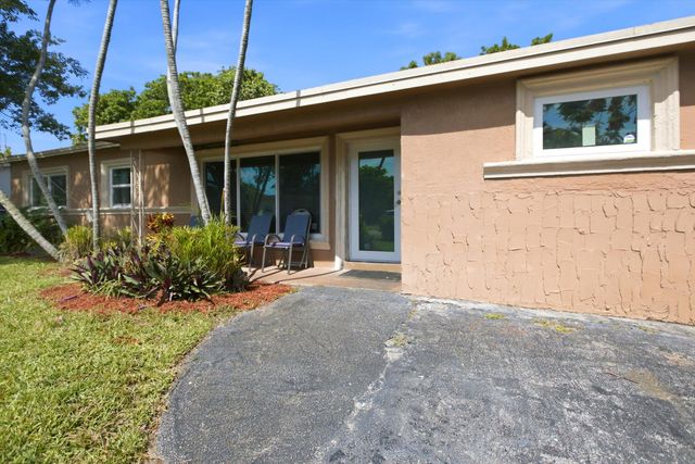 1671 N Cypress Road, Pompano Beach, FL 33060