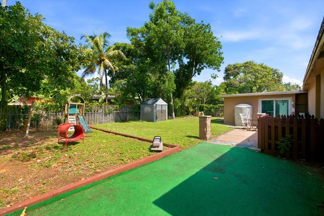 1671 N Cypress Road, Pompano Beach, FL 33060