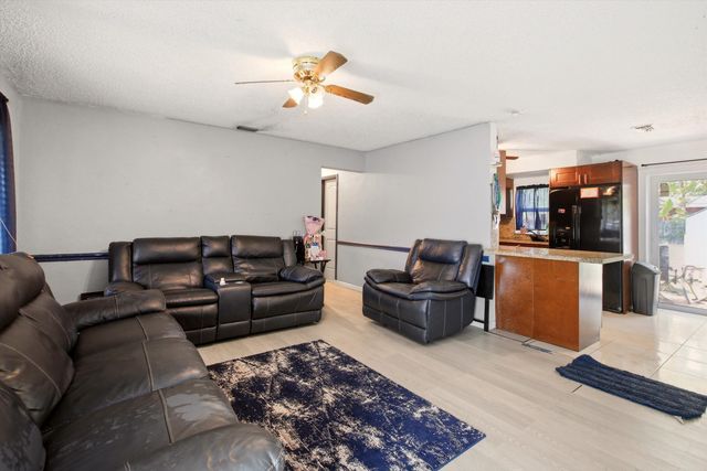 1671 N Cypress Road, Pompano Beach, FL 33060