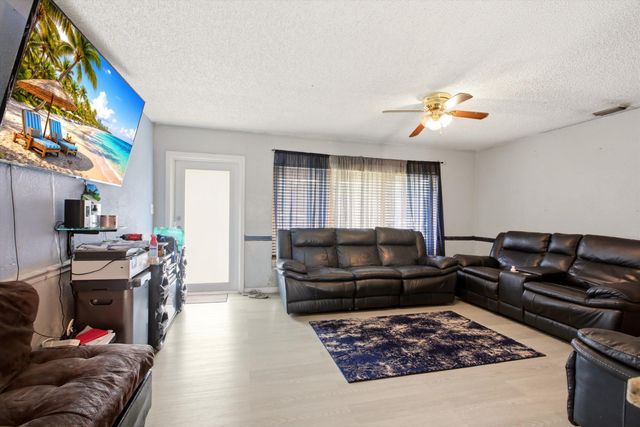 1671 N Cypress Road, Pompano Beach, FL 33060