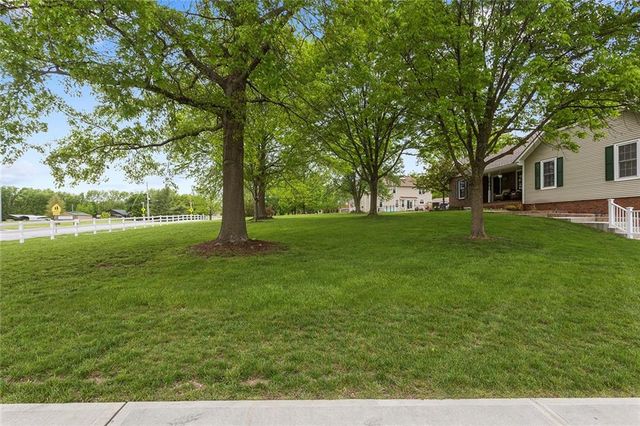 826 Ryan Road, Grain Valley, MO 64029