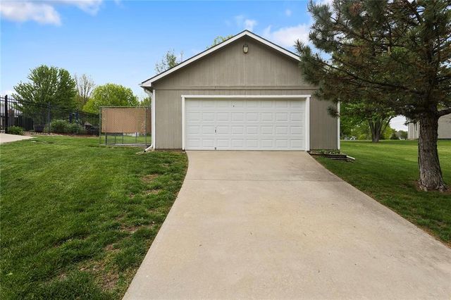 826 Ryan Road, Grain Valley, MO 64029