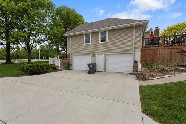 826 Ryan Road, Grain Valley, MO 64029