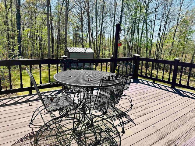 303 COUNTRYWOOD DR, Selmer, TN 38375