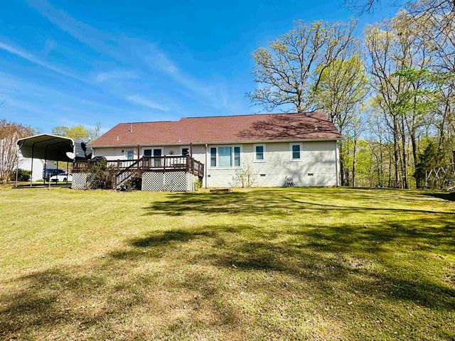 303 COUNTRYWOOD DR, Selmer, TN 38375
