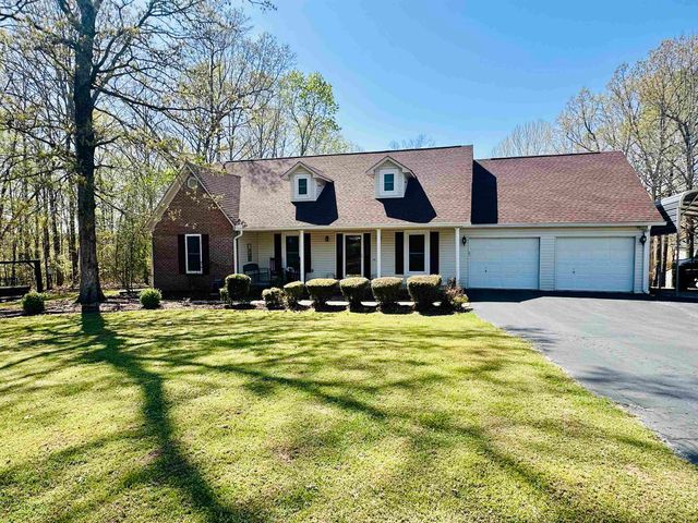 303 COUNTRYWOOD DR, Selmer, TN 38375
