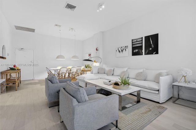 10275 Collins Ave 101, Bal Harbour, FL 33154