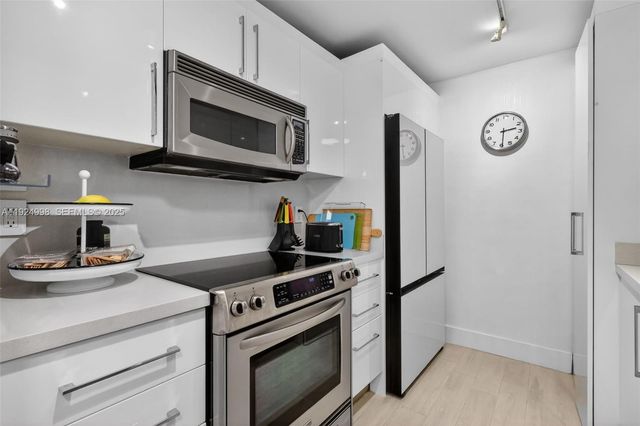 10275 Collins Ave 101, Bal Harbour, FL 33154