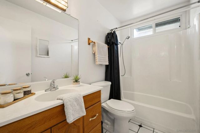 9152 Lakeview Rd, Lakeside, CA 92040