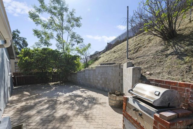 9152 Lakeview Rd, Lakeside, CA 92040