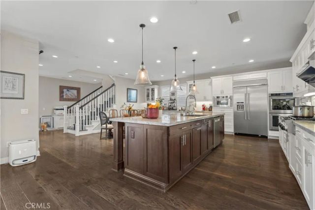 220 Barnes, Tustin, CA 92782