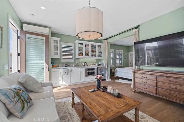 220 Barnes, Tustin, CA 92782