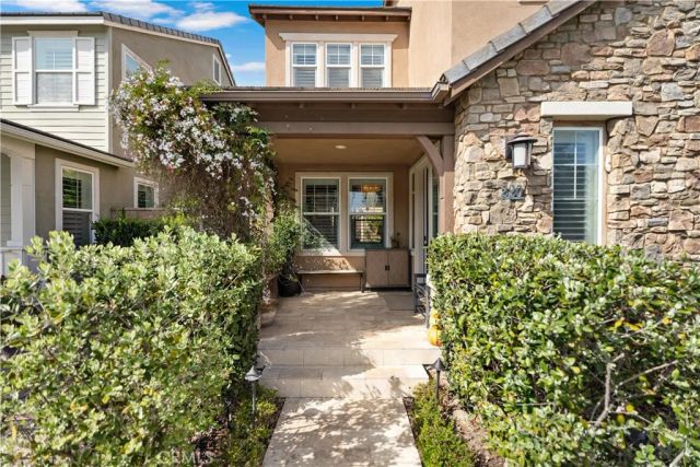 220 Barnes, Tustin, CA 92782